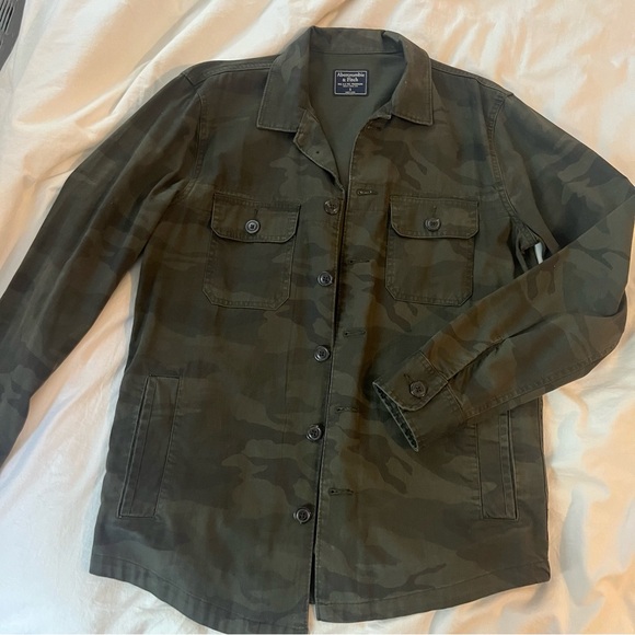 Abercrombie Camo Shacket Jacket size Men's Small - Picture 4 of 8